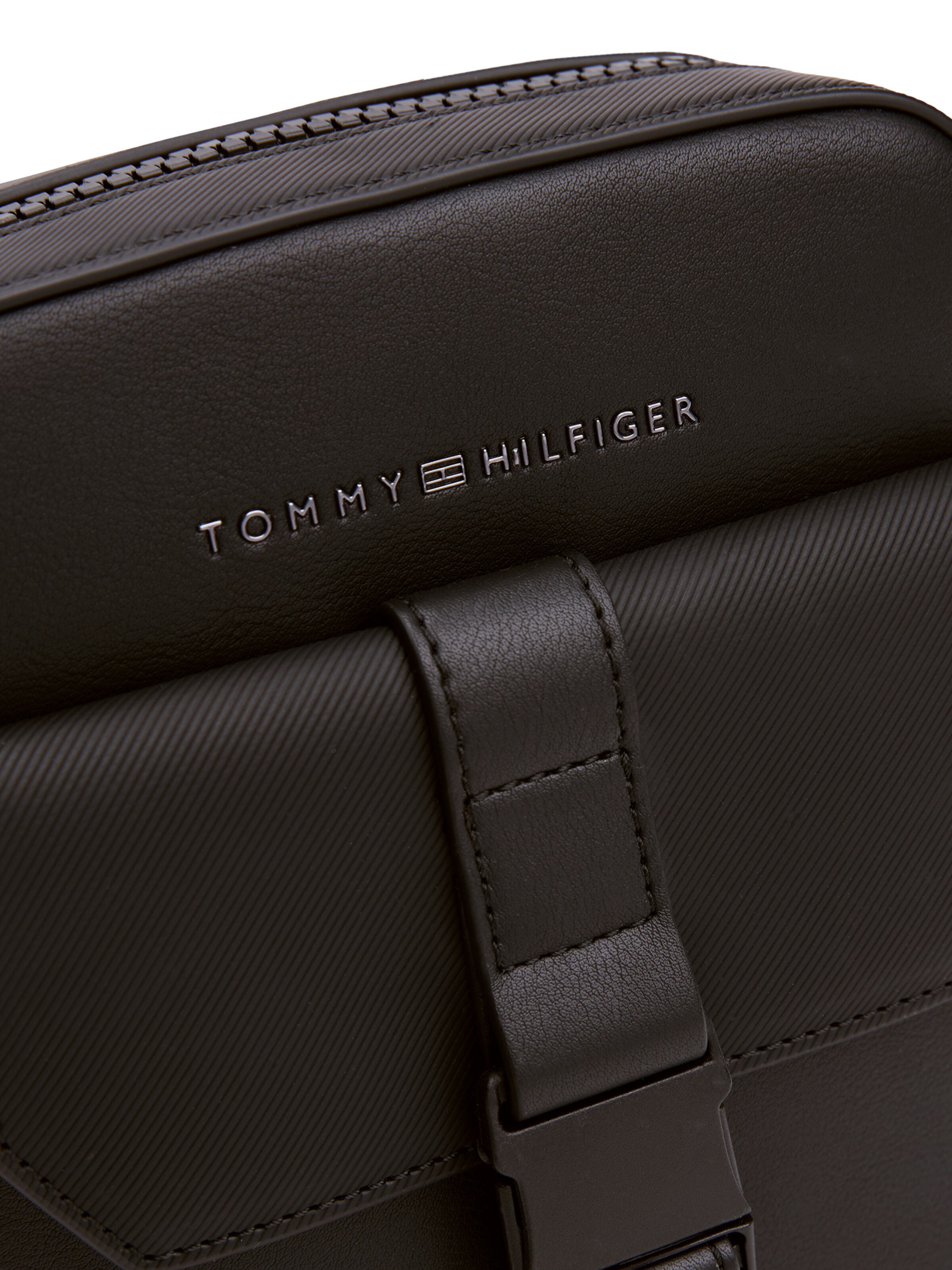 TOMMY HILFIGER Crossbody Bag 'FOUNDATION' in Black