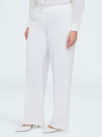 regular Pantaloni di Fiorella Rubino in bianco