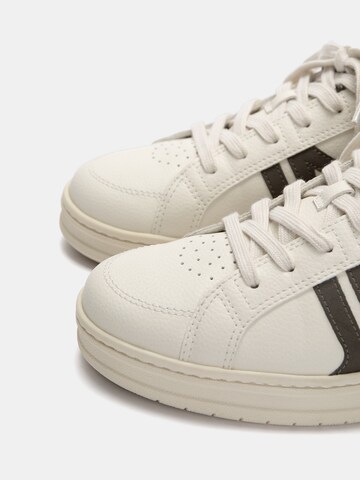 Pull&Bear Sneaker in Weiß