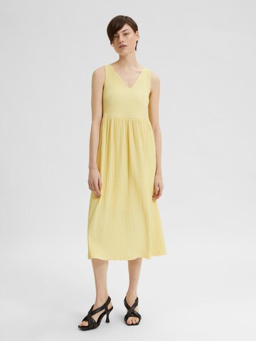 Robe 'Thea' SELECTED FEMME en jaune : devant