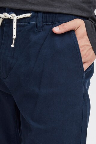 BLEND Regular Chinohose in Blau