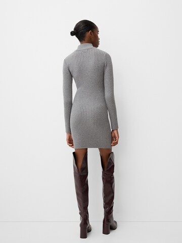 Rochie tricotat de la Bershka pe gri