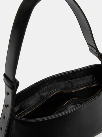 Pull&Bear Schultertasche in Schwarz