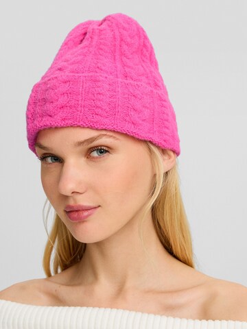 Bershka Beanie in Pink