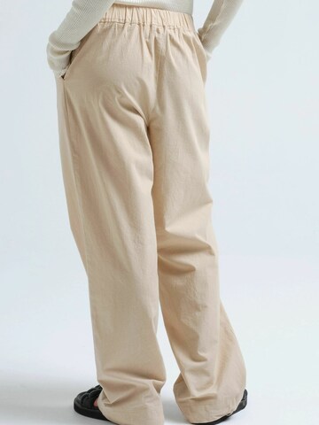 Seamless Basic Regular Pants ' Lago pants ' in Beige