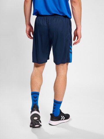 Hummel Regular Sportshorts in Blau