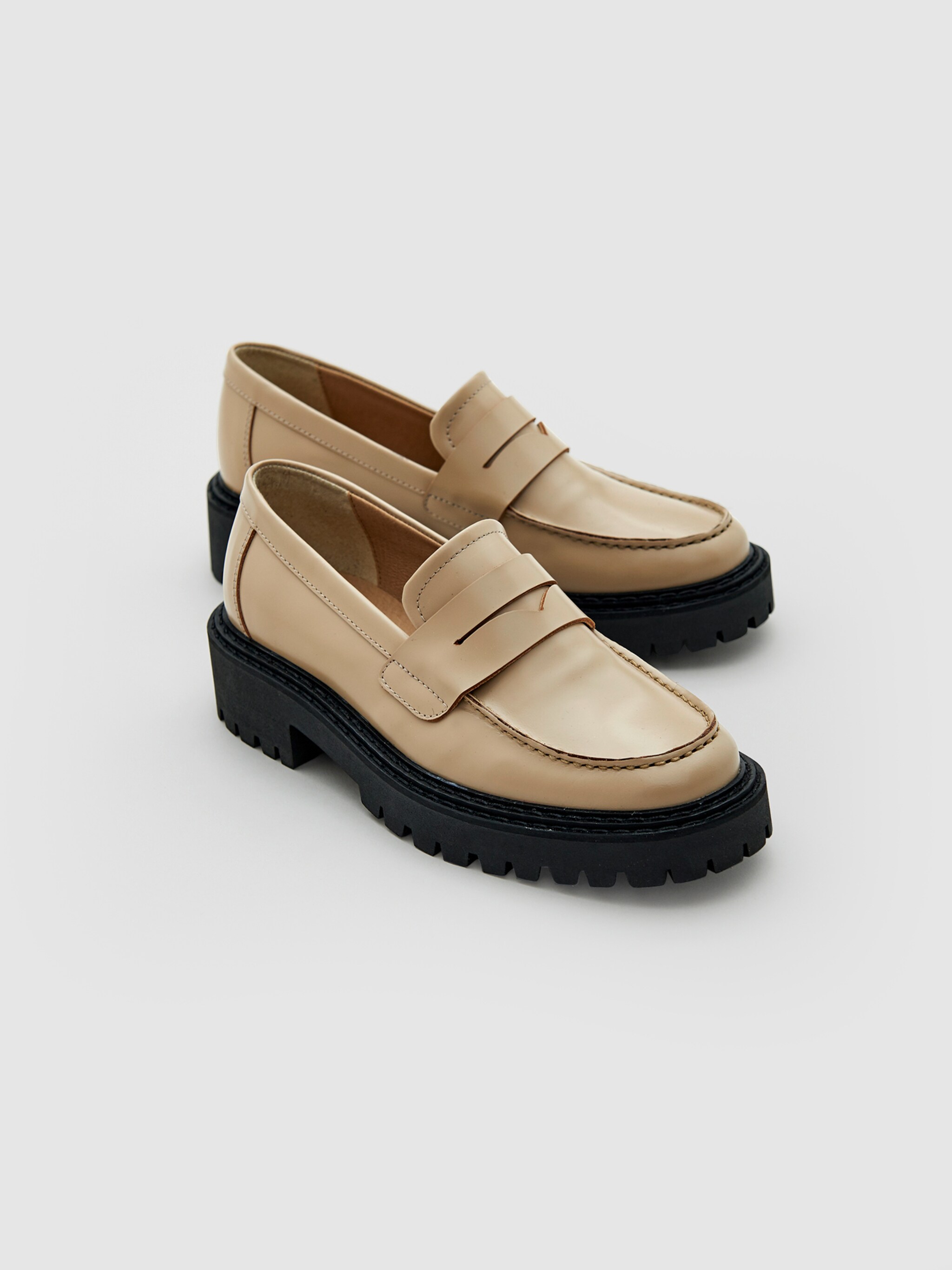 EDITED Produits Chaussure basse 'Gunhilda' beige