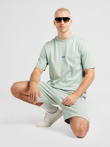 HUGO Regular Shorts 'Nasensio' in Grün