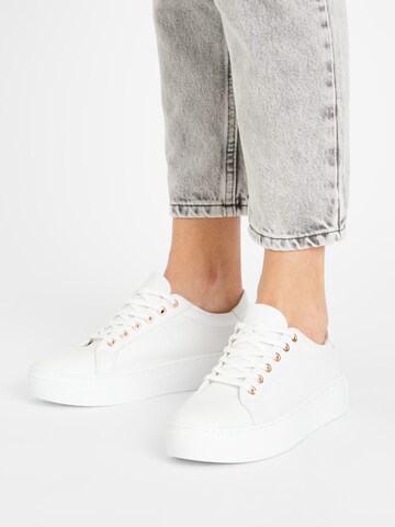 VAGABOND SHOEMAKERS - Zapatillas deportivas bajas 'Zoe' en blanco: frente