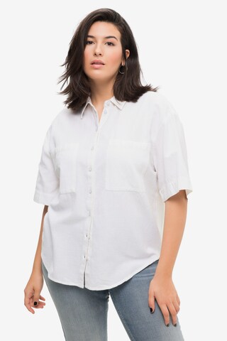 Studio Untold Blouse in White: front