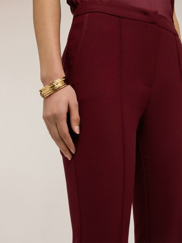 MOTIVI Flared Broek in Rood