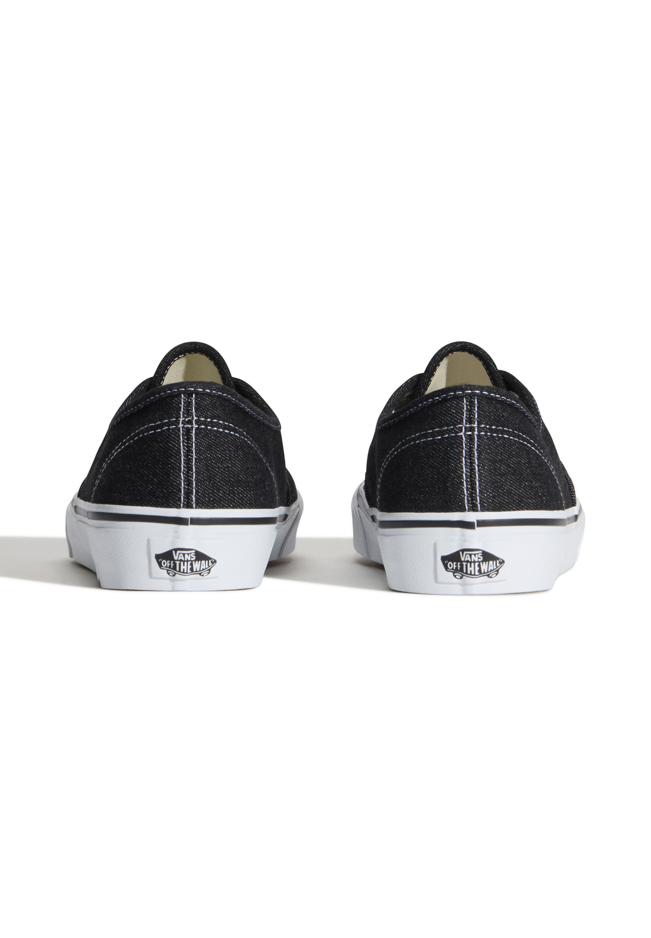 Baskets basses 'AUTHENTIC' VANS en noir