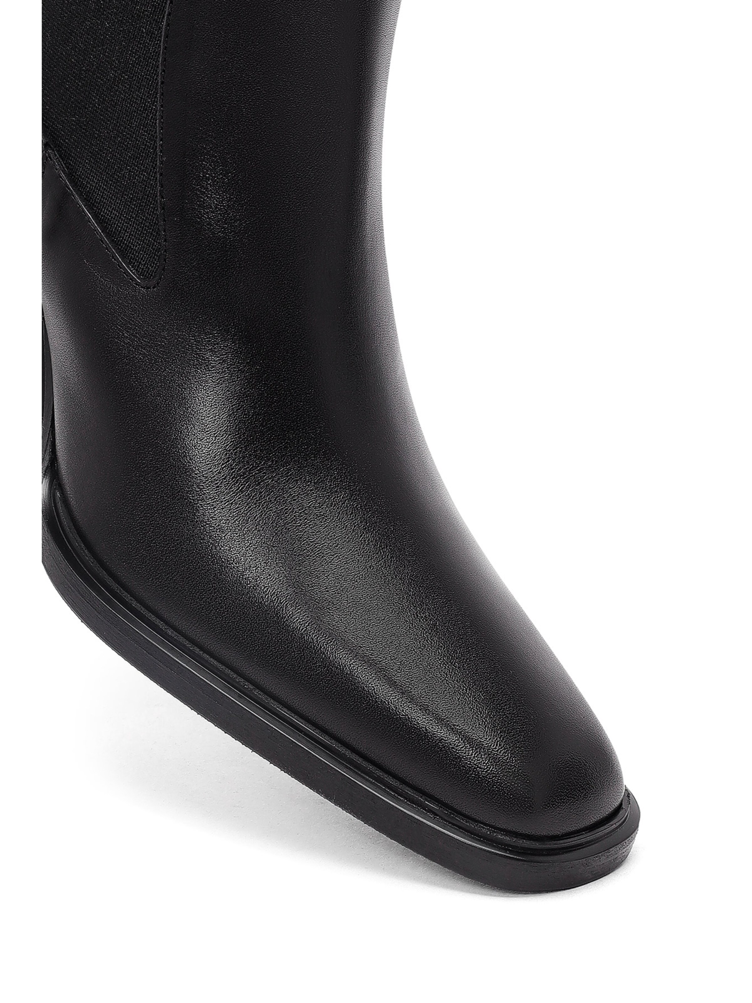 Derimod Chelsea boots in Black