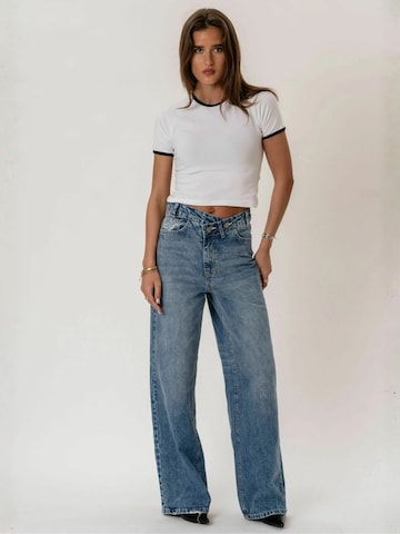 It's May Top ' Rosa ' in White