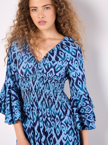 Robe ' ' Apricot en bleu