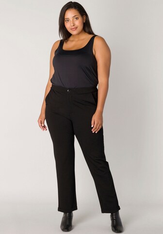 BASE LEVEL CURVY Regular Hose in Schwarz