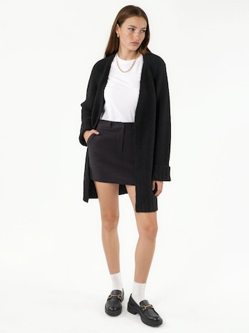 Hiccup Strickjacke in Schwarz