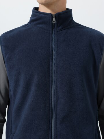 Youthup Vest in Blue