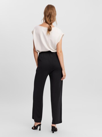 VERO MODA Loosefit Broek 'Silky' in Zwart