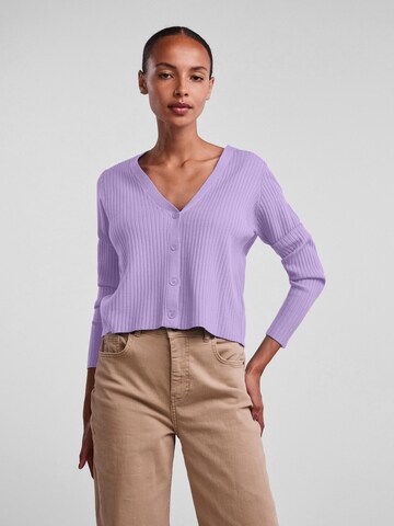 Cardigan 'Crista' PIECES en violet : devant