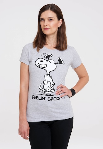 LOGOSHIRT Shirt 'Snoopy – Feelin' Groovy!' in Grijs: voorkant