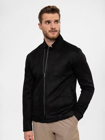 Antioch Between-season jacket in Black