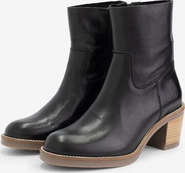 Travelin Ankle Boots in Black