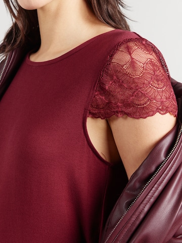 Tricou 'Vanessa' de la ABOUT YOU pe roșu