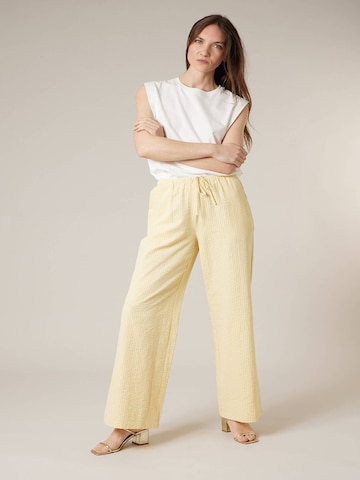 Loosefit Pantalon 'Josita' Deeluxe en jaune