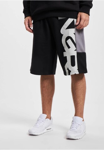 Dangerous DNGRS Regular Shorts in Schwarz