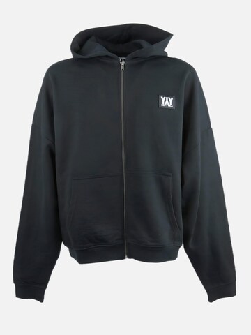 HEFTYKA Zip-Up Hoodie in Black: front