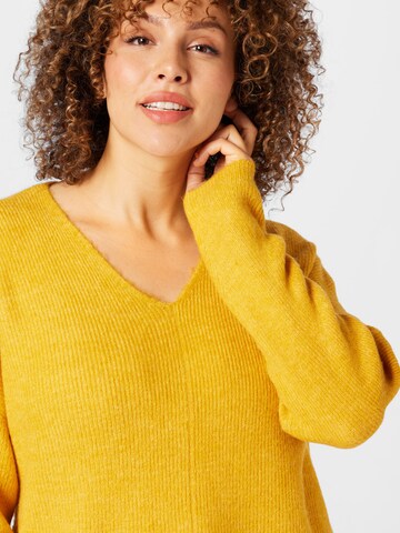 Vero Moda Curve Sweter 'Lefile' w kolorze żółty