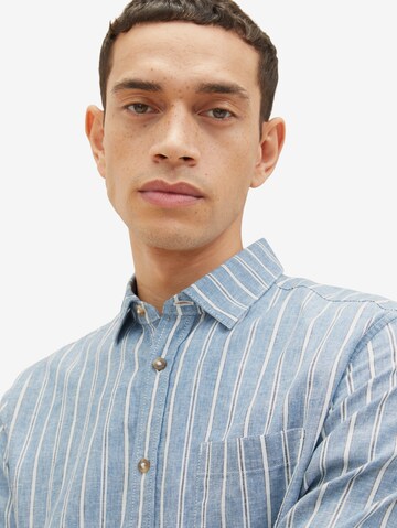 Coupe regular Chemise TOM TAILOR en bleu