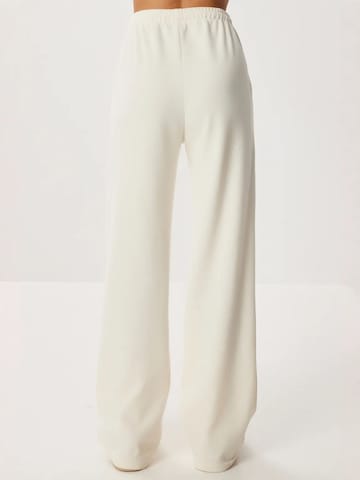 Wide leg Pantaloni 'Hose' di Happiness İstanbul in grigio