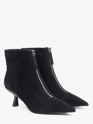 Estro Ankle boots in Black
