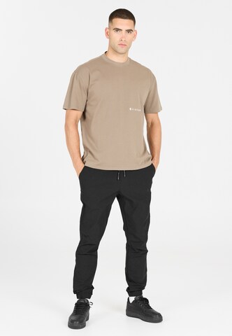 Virtus Tapered Hose 'Jaysoni' in Schwarz