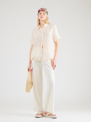 Loosefit Pantalon à pince 'Yara' ABOUT YOU en blanc