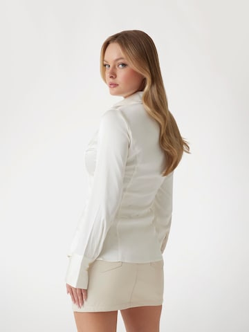 GUESS Blouse in White