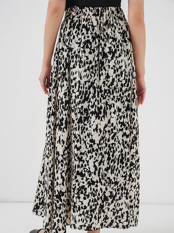 Bigdart Skirt in Black