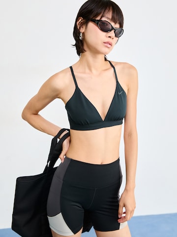 NIKE Τρίγωνο Αθλητικό σουτιέν σε μαύρο