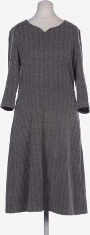 s.Oliver Dress in S in Grey: front