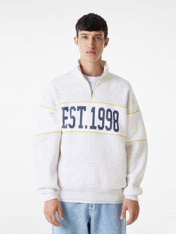 Bershka Sweatshirt i grå: framsida