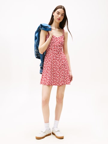 Rochie de vară de la Tommy Jeans pe roșu: față