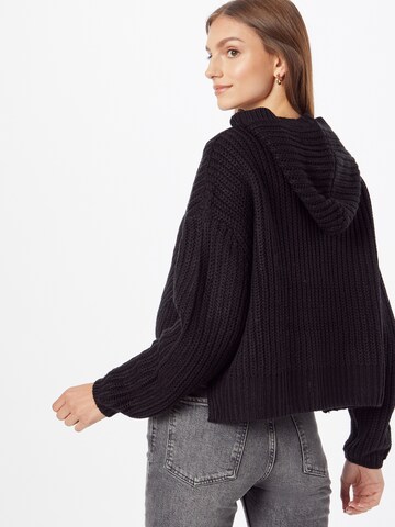 Urban Classics Sweater in Black