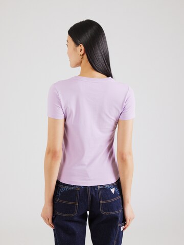 GUESS JEANS - Camiseta en lila