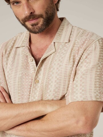 Coupe regular Chemise 'Mio' Deeluxe en beige