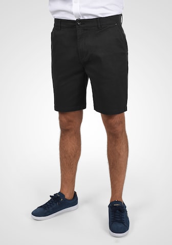 !Solid Regular Chinoshorts 'Ravi' in Schwarz: predná strana