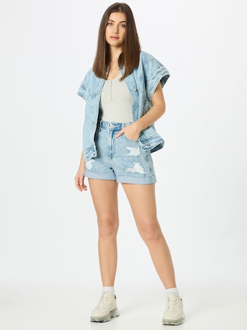 HOLLISTER Regular Shorts in Blau