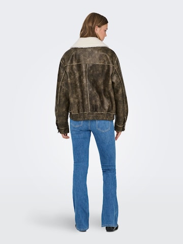 Veste mi-saison 'ONLINGRID' ONLY en marron