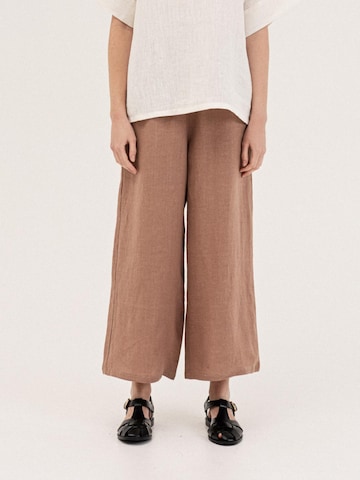 AmourLinen Wide leg Trousers 'Tokyo' in Brown: front